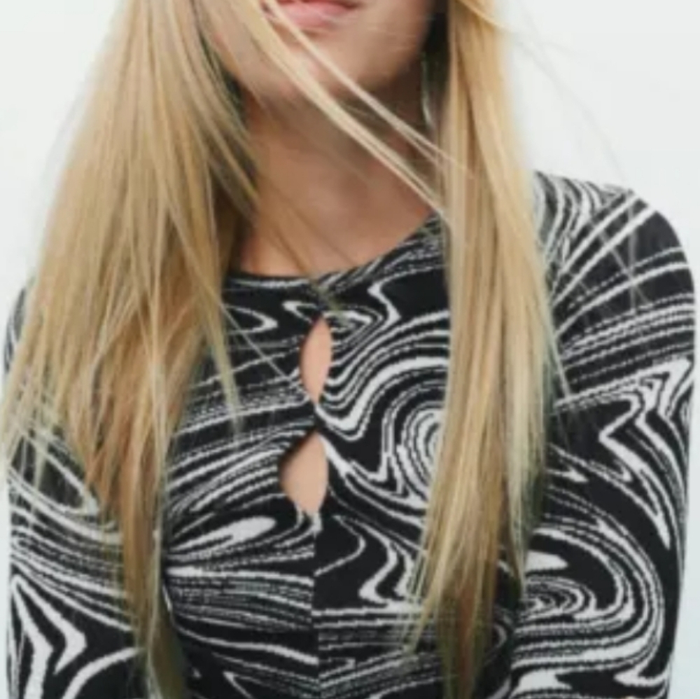 NWT Zara black and white marbled keyhole long sleeve cropped‎ sweater
